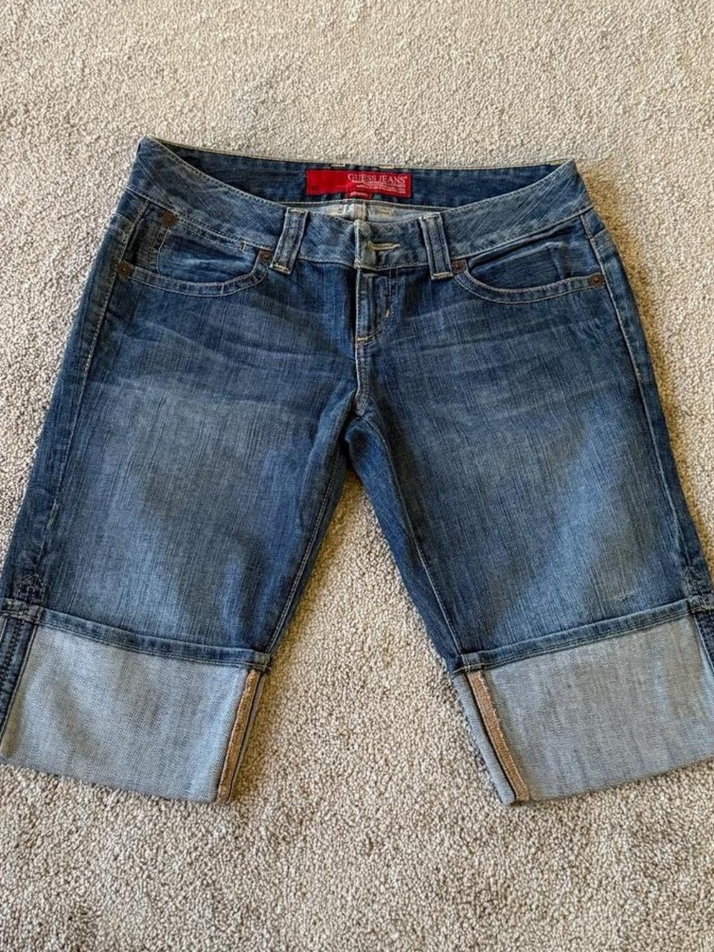 Guess Jeans Low Rise Cuffed Bermuda Denim Shorts Medium Wash Womens Size 28